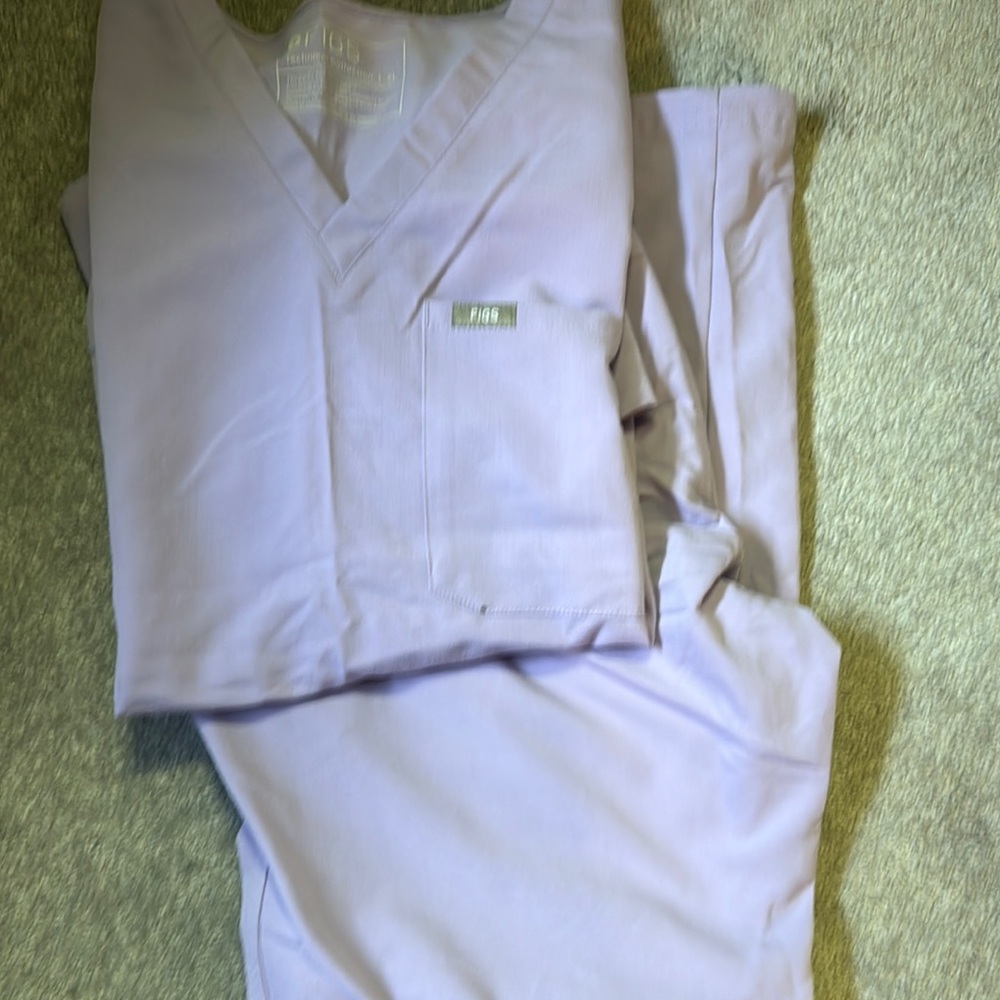 Figs Light Purple Scrub Set